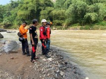 Hanyut Tenggelam di Sungai Cicatih Sukabumi Sejak Minggu Siang, Bocah 12 Tahun Belum Ditemukan