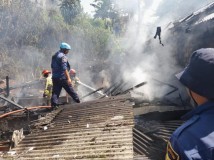 Ditinggal Pergi Penghuni, Rumah di Kawasan Padat Parungkuda Sukabumi Ludes Dimangsa Api