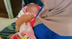 Terbungkus Handuk dan Menangis, Bayi Laki-Laki Ditemukan di Halaman Rumah Warga di Ciemas Sukabumi