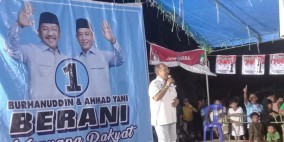 Kampanye di Poleang Tenggara Dipadati Ribuan Warga, Paslon BERANI Optimis Menangkan Pilkada Bombana 2024