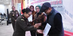 Peringati Hari Anti Korupsi Sedunia 2024, Kajati Jabar Gelar Perlombaan Paduan Suara “Mars Korps Adhyaksa”