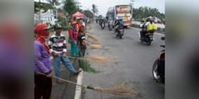 Ritual “Buang Uang” di Jembatan Sewo Subang-Indramayu: Dulu demi “Saedah-Saeni”, Kini Warga yang Menikmati