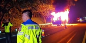 Diduga Korsleting AC, Bus Putra Remaja Sentosa Jurusan Solo-Jambi Terbakar di Tol Cipali