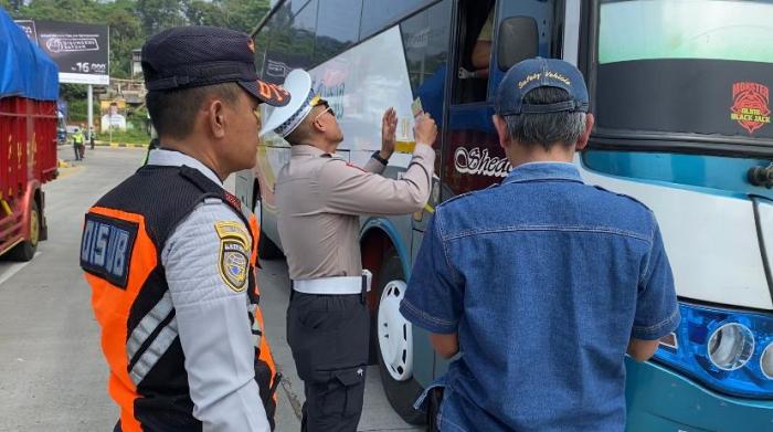 Razia Ramcek di Sukabumi, Polisi Temukan Bus Pariwisata Tidak Uji KIR 6 Tahun