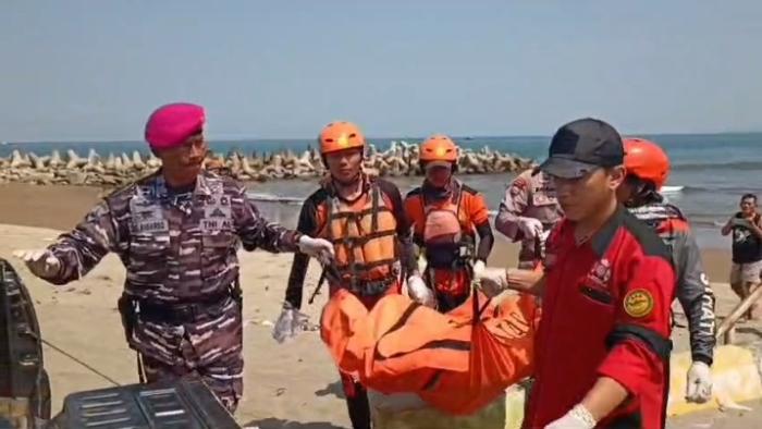 Hilang Sabtu di Pantai Kapitol, Pemuda 28 Tahun Ditemukan Meninggal di Pantai Karanghawu Sukabumi