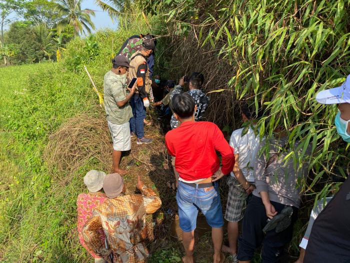 Berbau Menyengat, Mayat Lelaki Tak Dikenal Ditemukan di Selokan Kampung Cimanggu, Sukabumi