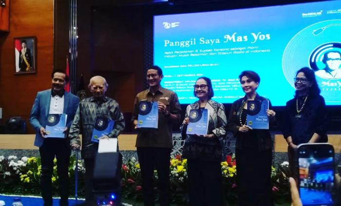 “A Tribute to Mas Yos” di Hari Radio Nasional: Mengenang “The Singing Commodore” Lewat Buku dan Pameran