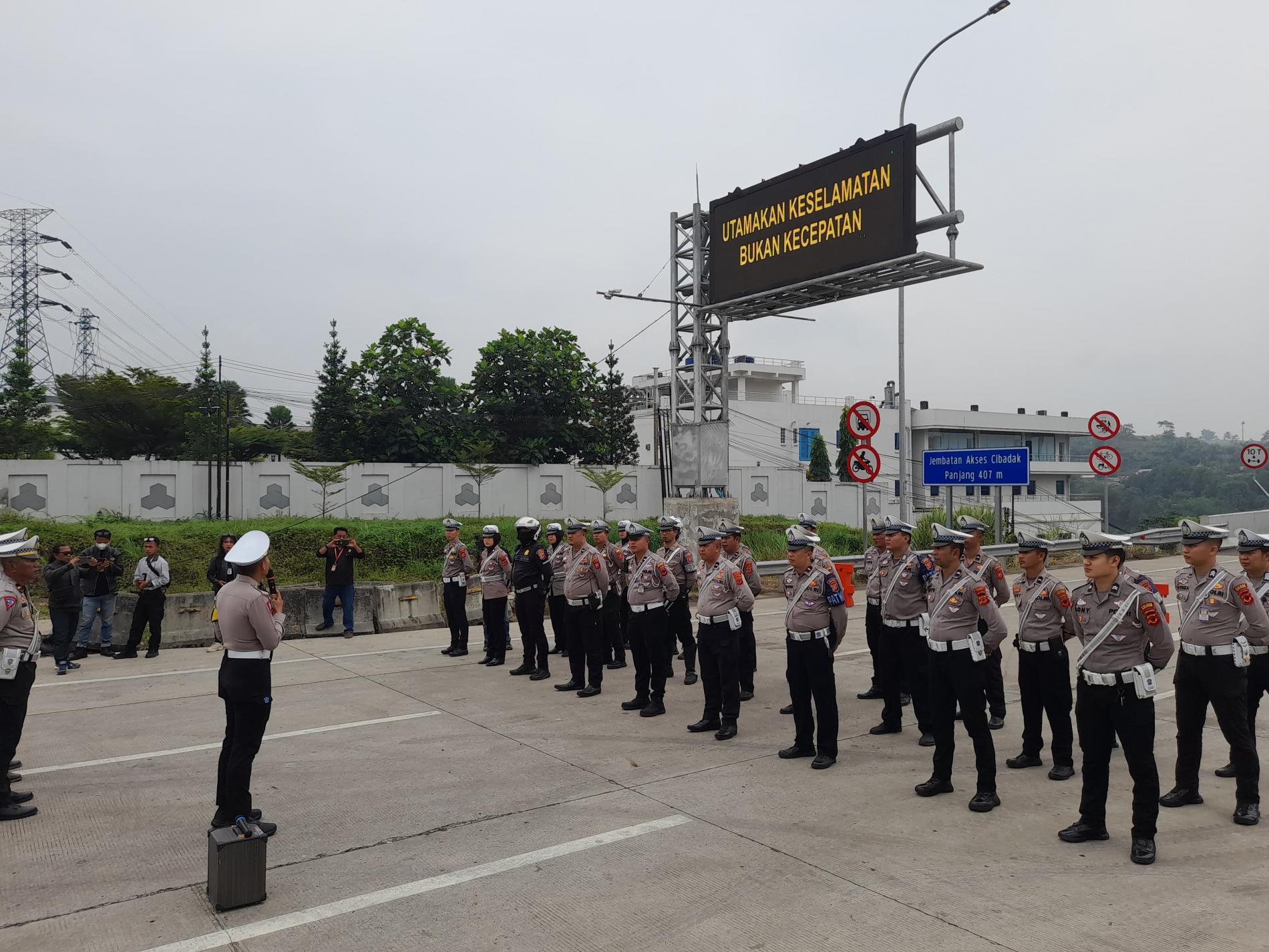 Jelang Pembukaan Kembali Tol Bocimi, Sat Lantas Polres Sukabumi Siagakan Personil di Titik Strategis