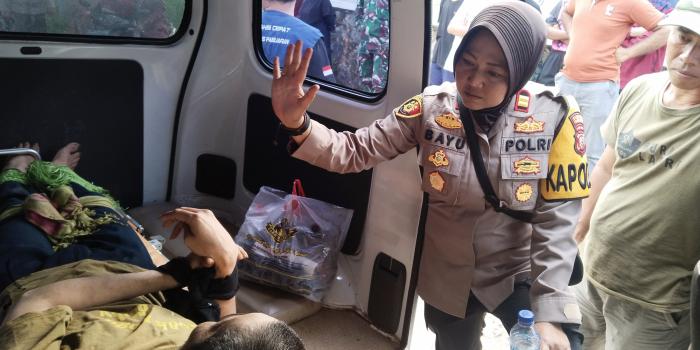 Jumat Berkah: Meneladani Kapolsek Lengkong Polres Sukabumi, Siap Selalu Bantu Warga yang Butuh Ditolong